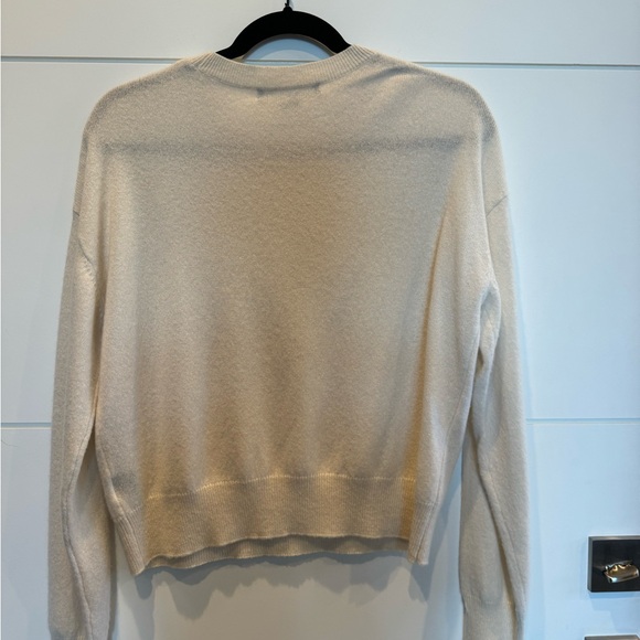 Skull Cashmere small skulls sweater. - Picture 3 of 3